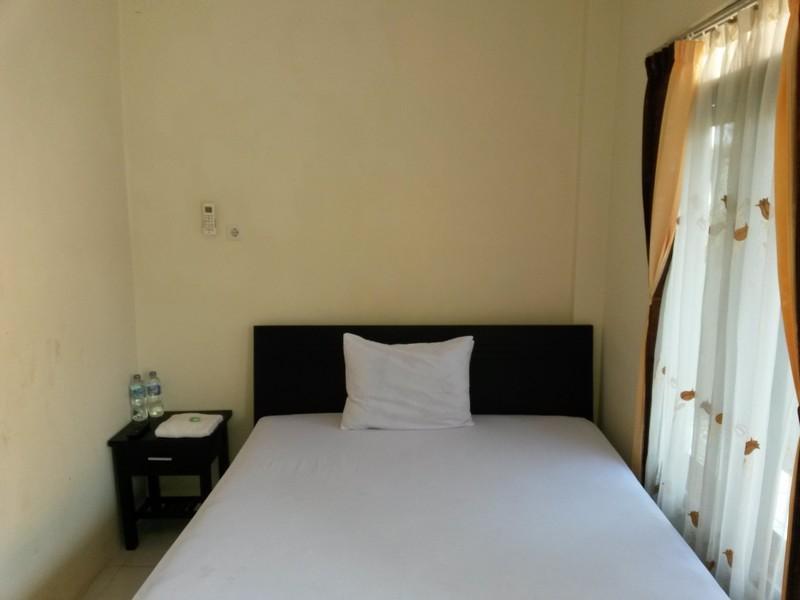 Hotel Dubai Sumenep Esterno foto